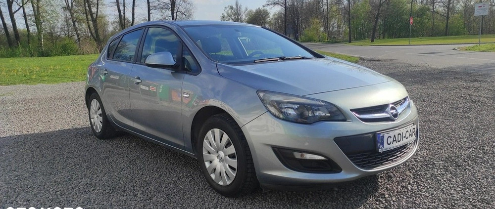 Opel Astra cena 31900 przebieg: 174000, rok produkcji 2014 z Izbica Kujawska małe 137